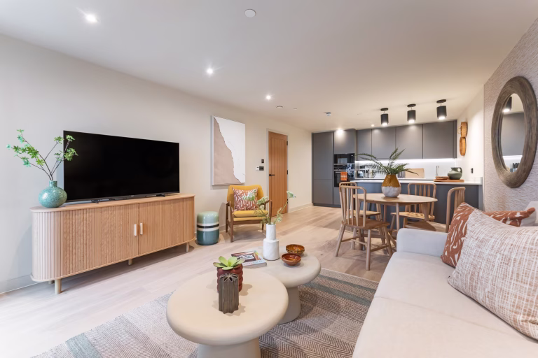 Living & Kitchen