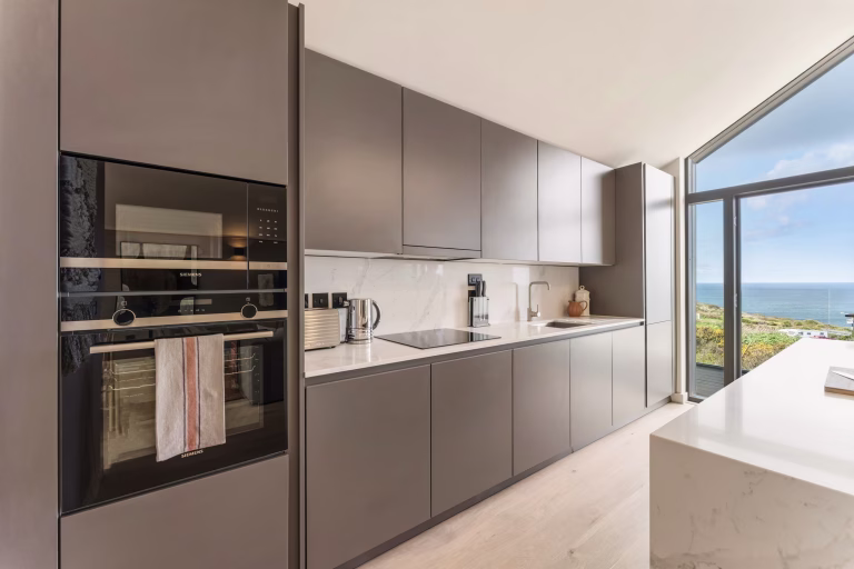 Living & Kitchen