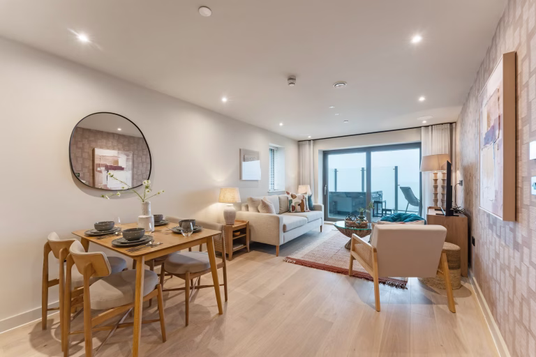 Living & Kitchen