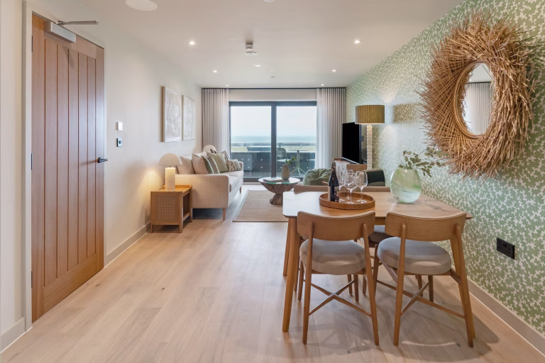 Living & Kitchen