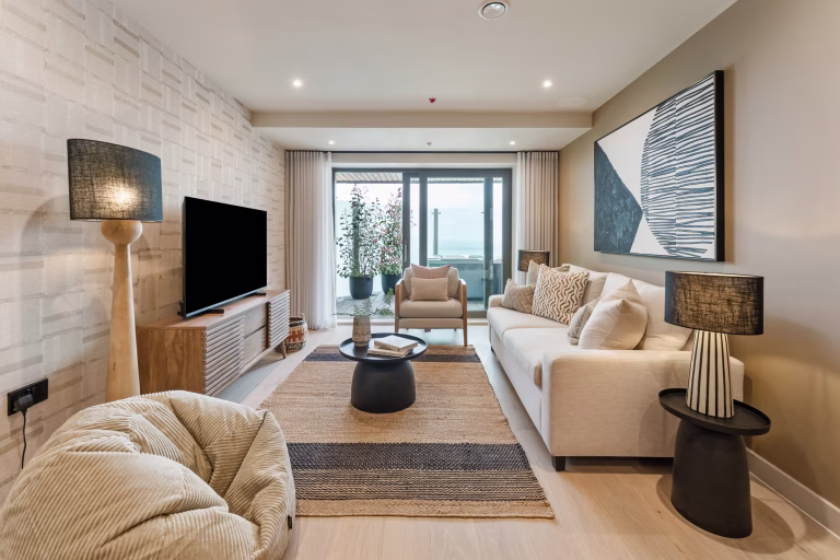 Living & Kitchen