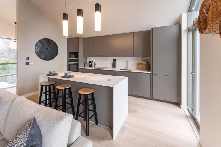 Living & Kitchen