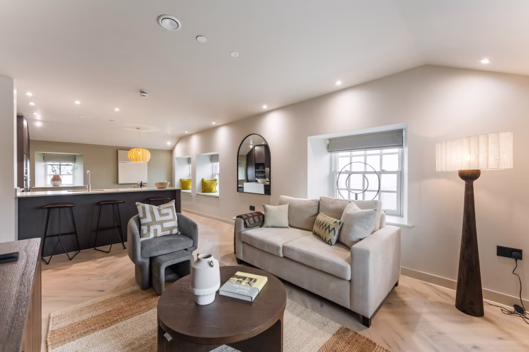 Living & Kitchen